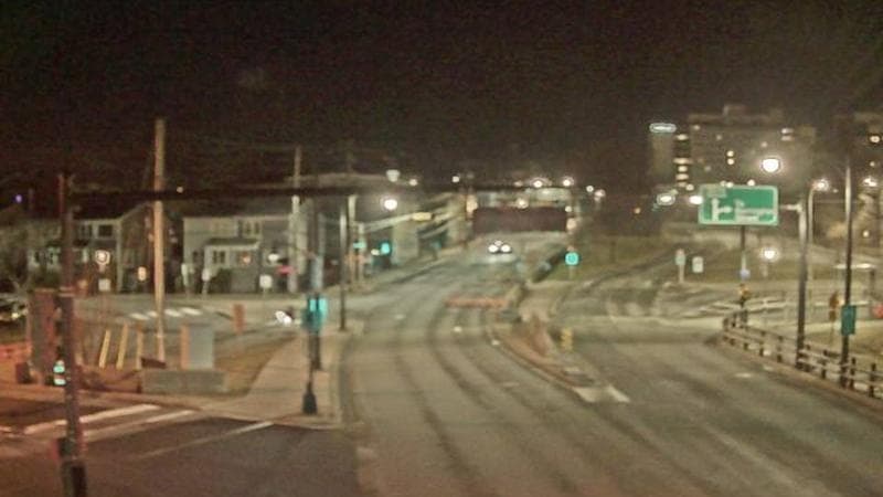 Mac Donald Bridge - Dartmouth bound